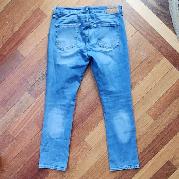 Aeropostale Light Wash Slim Straight Jeans Size 31/30 - Picture 13 of 16